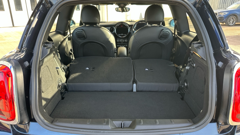 MINI Hatchback 1.5 Cooper Exclusive 3dr Auto Petrol Hatchback